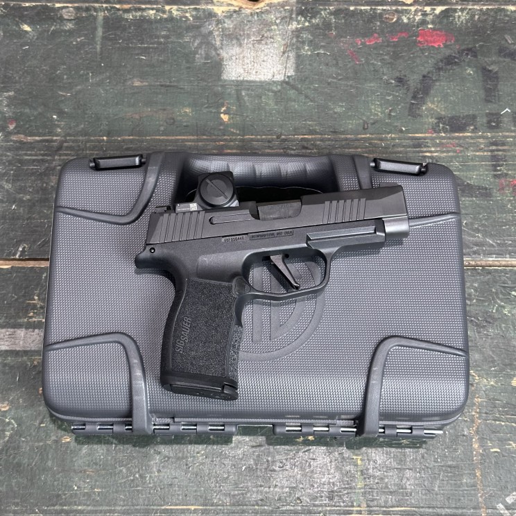 Sig Sauer P365XL w/ Romeo-X 9mm Sig Sauer P365XL w/ Romeo-X 9mm